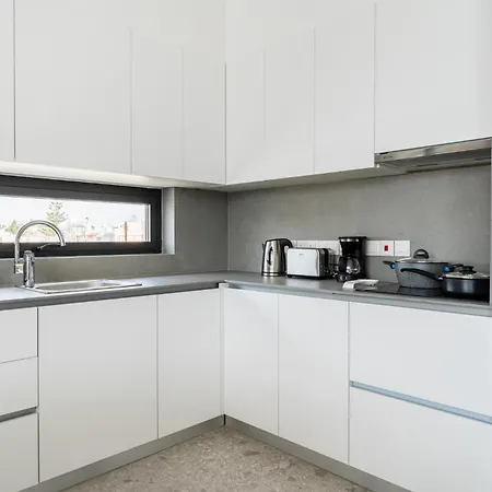 Solara - Stylish Balcony In Daire Larnaca