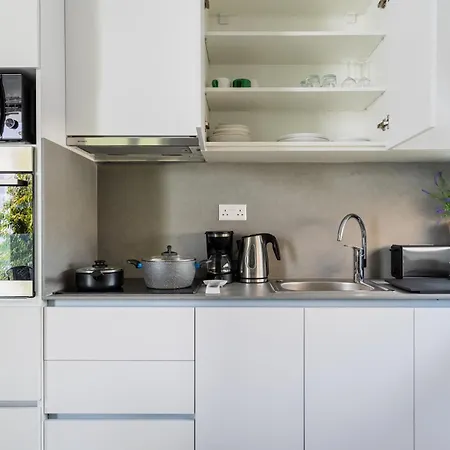 Solara - Stylish Balcony In Apartment