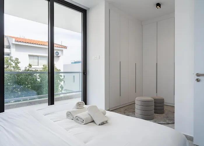 Solara - Stylish Balcony In Apartment Larnaca