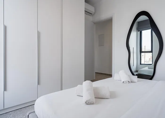 Solara - Stylish Balcony In Apartment Larnaca