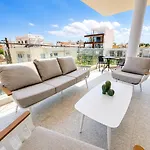 Solara - Stylish Balcony In Apartment Larnaka