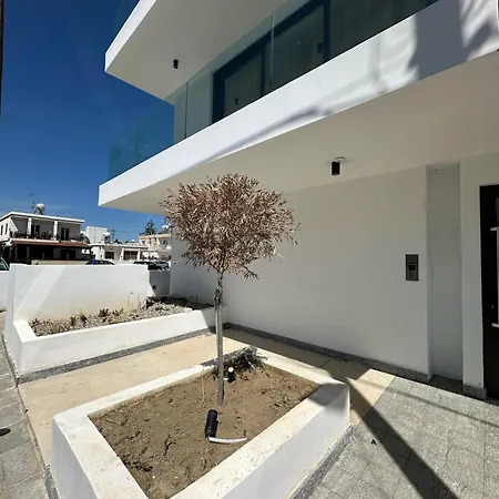 Solara - Stylish Balcony In 公寓 拉纳卡