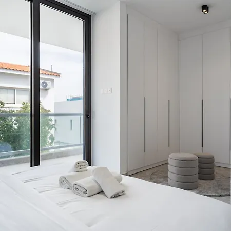 Solara - Stylish Balcony In Apartment Larnaca