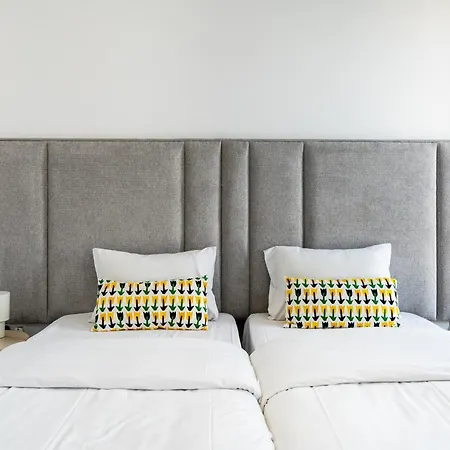 Solara - Stylish Balcony In Апартаменти Ларнака