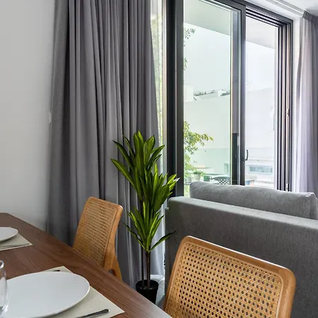 Solara - Stylish Balcony In 아파트 라르나카