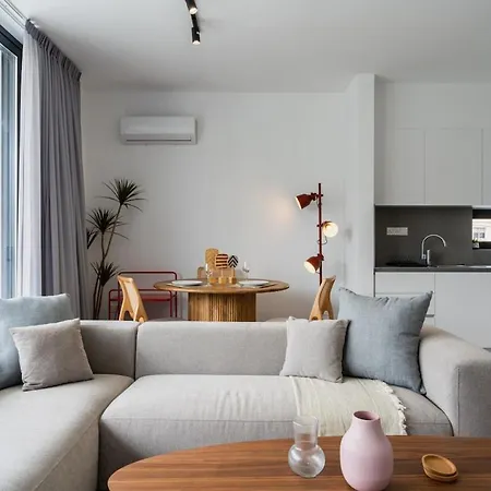 Solara - Stylish Balcony In Lejlighed *