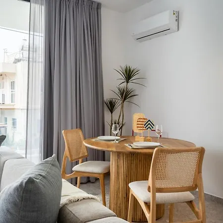 公寓 Solara - Stylish Balcony In 拉纳卡