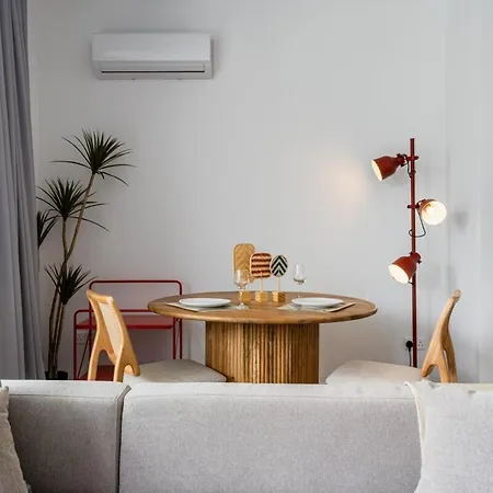 Solara - Stylish Balcony In * Ларнака