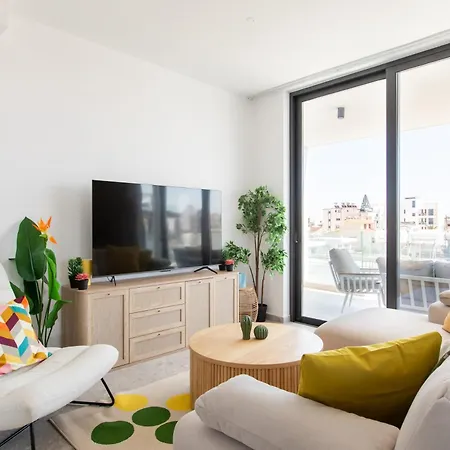 Solara - Stylish Balcony In Lejlighed