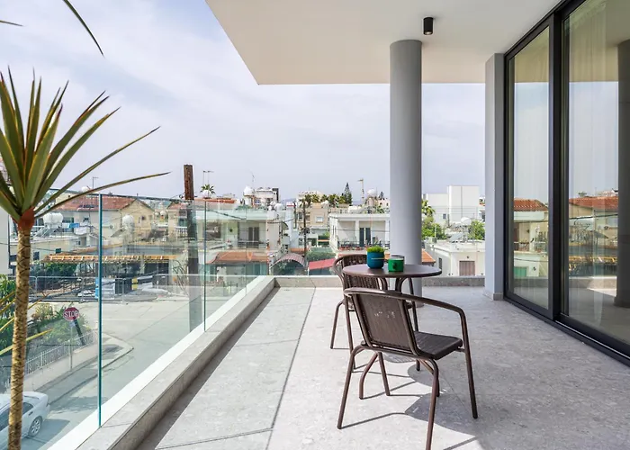 דירה Solara - Stylish Balcony In לרנקה