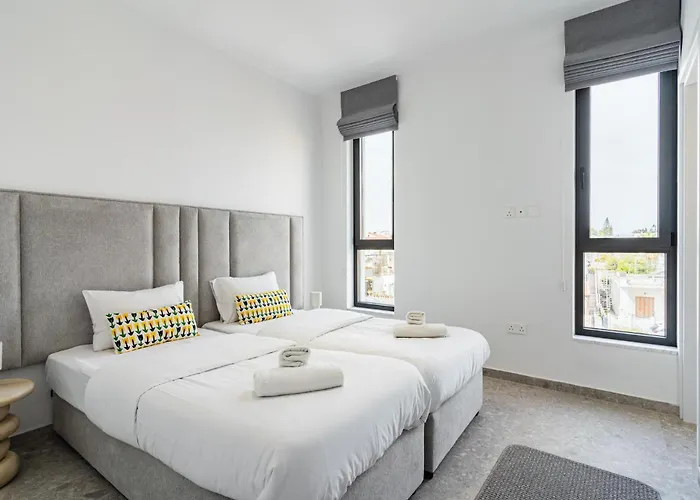 Solara - Stylish Balcony In