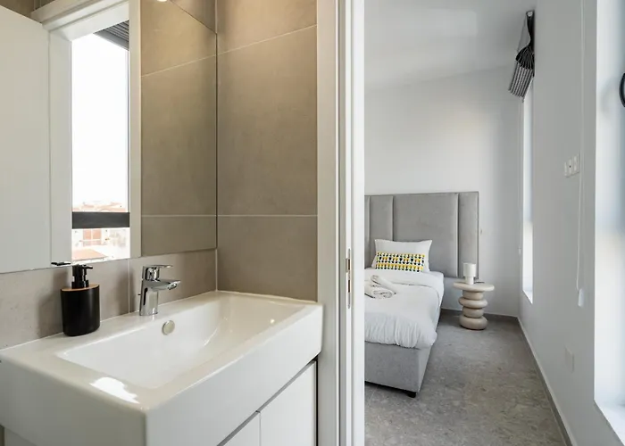 Solara - Stylish Balcony In *