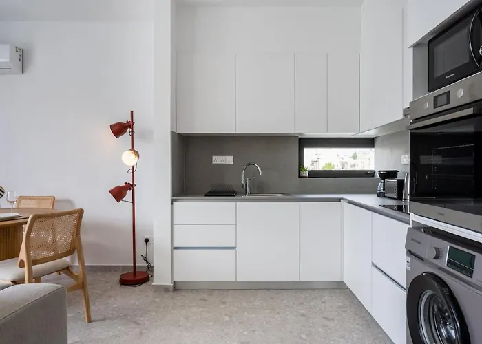 Solara - Stylish Balcony In דירה