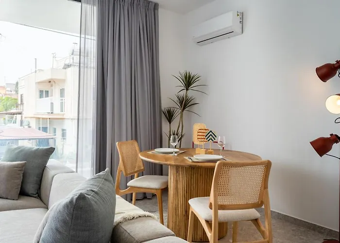 דירה Solara - Stylish Balcony In לרנקה