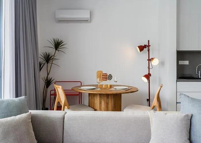 Solara - Stylish Balcony In * Larnaca